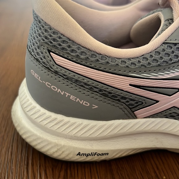 ASICS Women’s Gel Contend tennis shoes size 8.5 - Picture 2 of 5